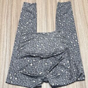 Beyond Yoga Lux High Waist Leggings in Gray Leopard Size Small